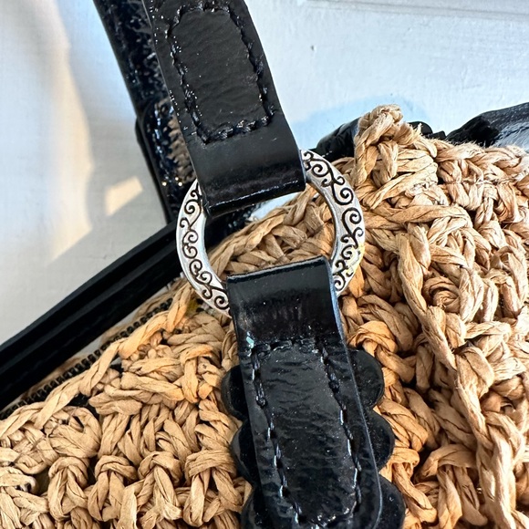 Brighton straw purse/tote, black & white leather bow. Zipper and inside pockets - Picture 3 of 14